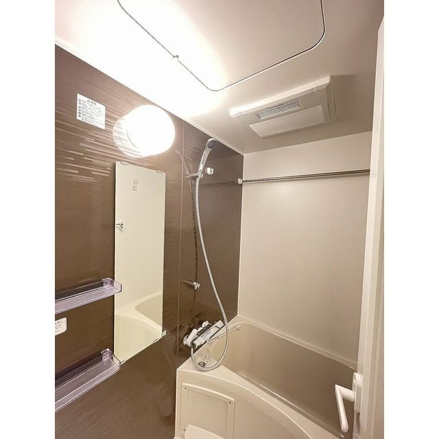 ウェルスクエア初台の浴室