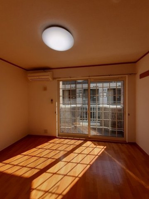 【居間・リビング】 | シルクガーデン | 使いやすいリビングです