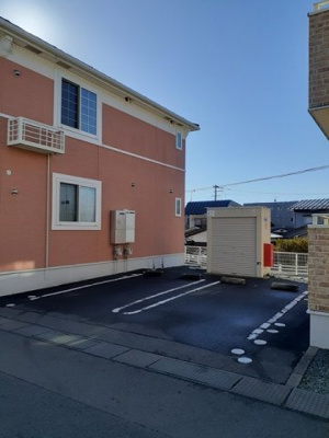 【駐車場】 | ノーブル・フォーシーズンＡ | 駐車場完備です