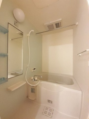 【浴室】 | ノーブル・フォーシーズンＡ | コンパクトで使いやすいお風呂です