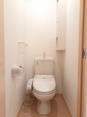 【トイレ】 | ノーブル・フォーシーズンＡ | ゆったりとした空間のトイレです