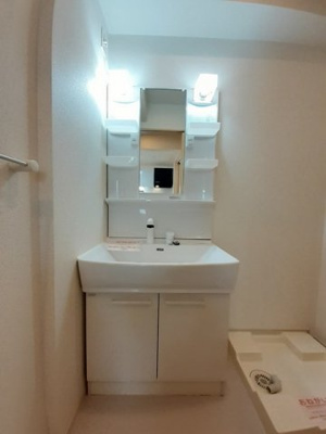 【洗面所】 | ルミアス前潟Ⅱ | ゆったりとスペースのある洗面所