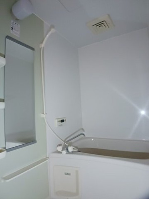 【浴室】 | グローリーハウスＡ | きれいなお風呂です