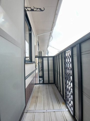 【バルコニー】 | トレジャー２号館 | 開放的で明るい空間を演出してくれるバルコニーです