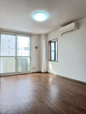 【居間・リビング】 | トレジャー２号館 | 使いやすい居間です