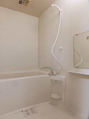 【浴室】 | トレジャー２号館 | ゆったり過ごせるお風呂です