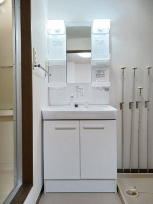 【洗面所】 | トレジャー２号館 | ゆったりとスペースのある洗面所