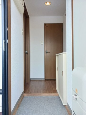 【玄関】 | トレジャー２号館 | きれいな玄関です