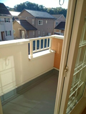 【バルコニー】 | フル・マーク | 外からの目が気にならないバルコニーで洗濯物が干せます