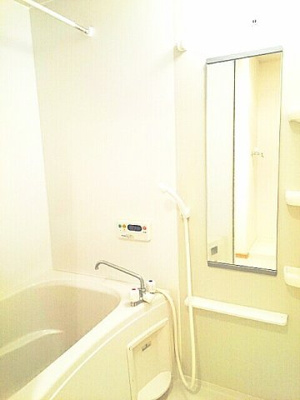 【浴室】 | ガーデンハウス紀原 | コンパクトで使いやすいお風呂です