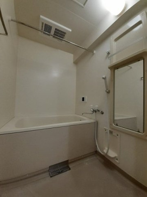 【浴室】 | シルクコート | コンパクトで使いやすいお風呂です