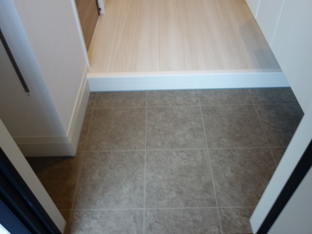 シャルム　ソレイユⅢ番館の玄関