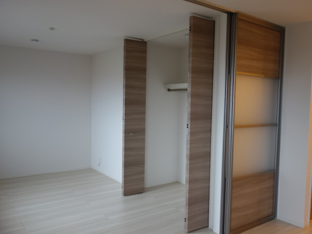 シャルム　ソレイユⅢ番館の収納