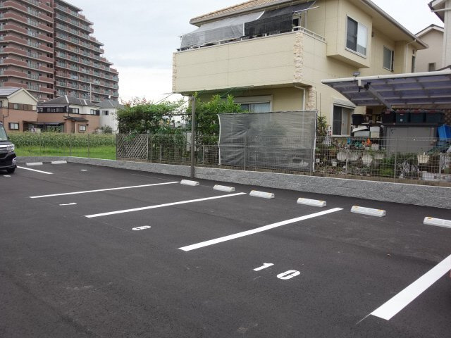シャルム　ソレイユⅢ番館の駐車場