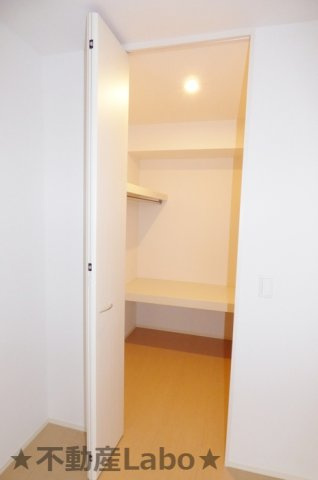 サンシャイン見白B棟の収納