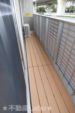 サンシャイン見白B棟のバルコニー