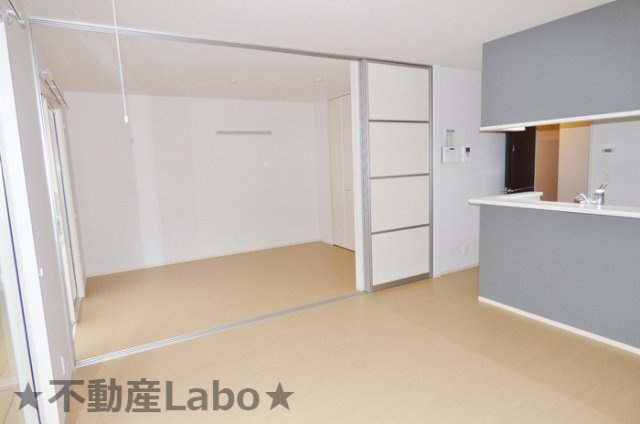 サンシャイン見白B棟の居間・リビング