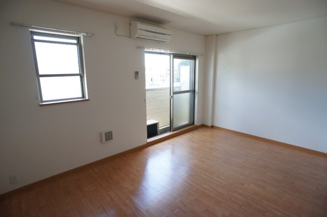 アバンツァートの居間・リビング