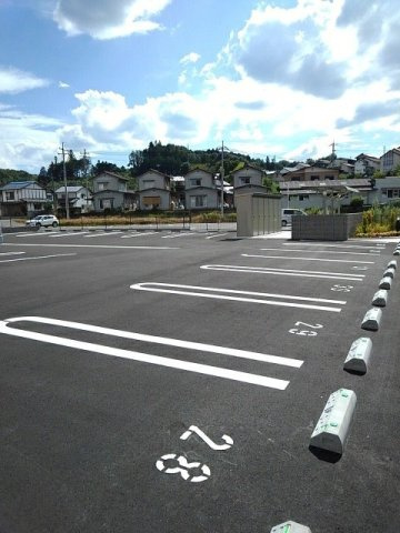 イリス　Ｂの駐車場|駐車場完備です