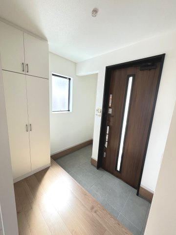 【玄関】 | 福岡市南区屋形原1丁目2期　2号棟（全2棟）【仲介手数料無料・0円】 | 現地写真。