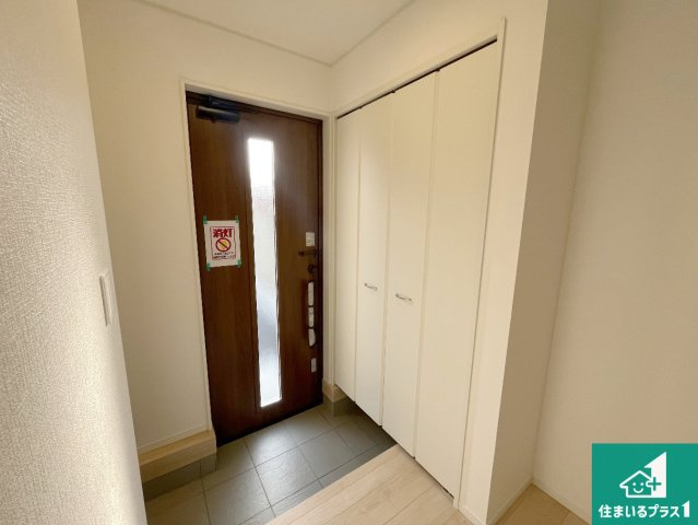 姫路市庄田　第1期　新築一戸建ての玄関|シューズボックスにはたくさんの靴が収納できるので玄関周りはいつもスッキリ！ご家族が増えても安心！