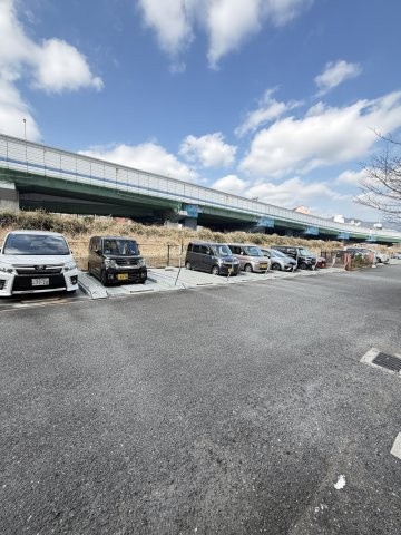 脇の浜高層住宅　11号棟の駐車場