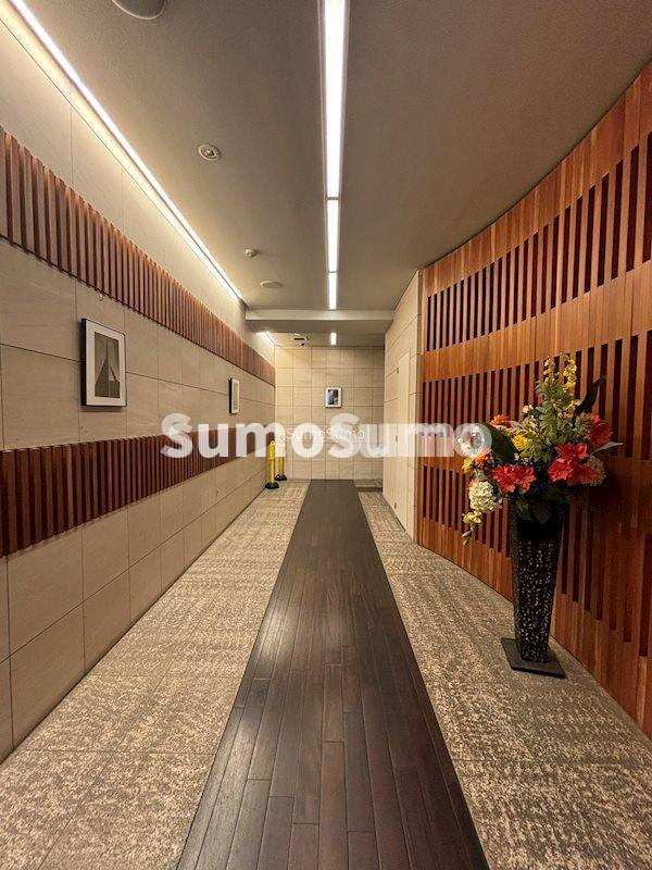 アーデン四ツ橋プライマリーワンのロビー|建物の内部です