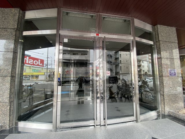 グランドール杉の木のエントランス