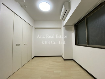 【洋室】 | アーデンタワー本町イースト | 5.0帖の洋室部分です！エアコン付♪クローゼットもあります！