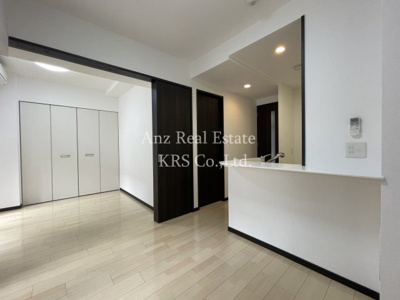 【居間・リビング】 | アーデンタワー本町イースト | お部屋全体です！各お部屋にエアコン付いてます！