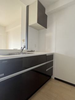 【バルコニー】 | アーデンタワー本町イースト | 手元が明るくお料理しやすいカウンターキッチン♪