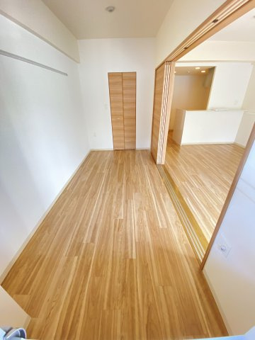 大阪市浪速区桜川４丁目の賃貸マンションの寝室