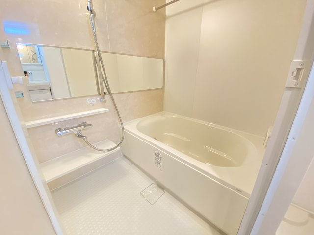 大阪市浪速区桜川４丁目の賃貸マンションの浴室