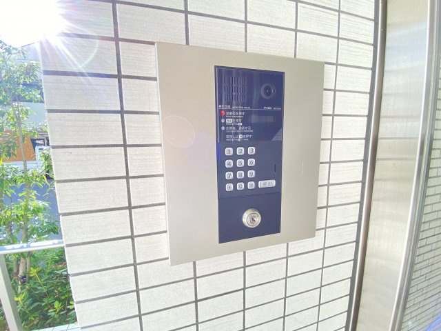 大阪市浪速区桜川４丁目の賃貸マンションのエントランス