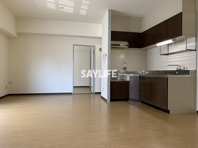 ティピカルタルミの居間・リビング