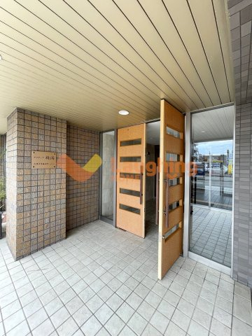 Active Umemitsuのエントランス|ゆとりのあるエントランスです