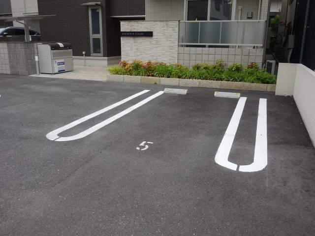 ベルメゾン福田の駐車場