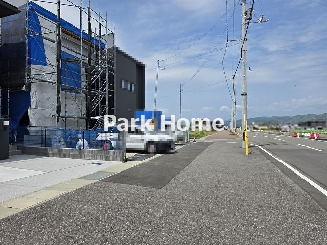 南国市篠原 -2号地- 新築戸建ての前面道路含む現地写真