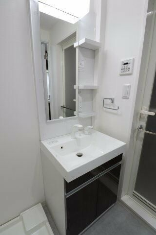 ＧＥＮＯＶＩＡ南千住Ⅶの洗面所