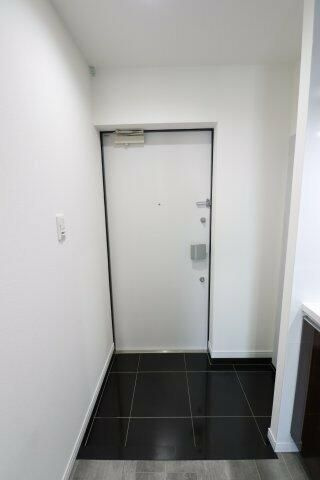 ＧＥＮＯＶＩＡ南千住Ⅶの玄関