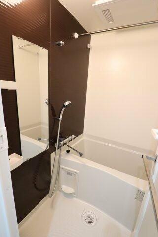 ＧＥＮＯＶＩＡ南千住Ⅶの浴室