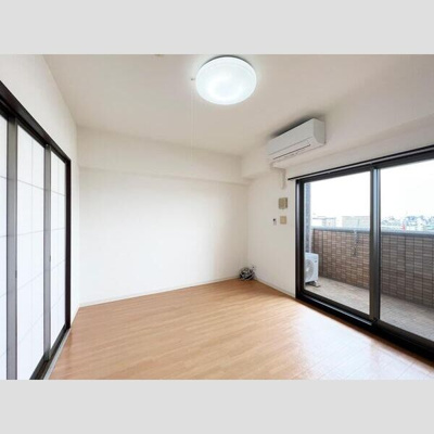 【洋室】 | フレンシアノイエ難波南 | 広々とした洋室です