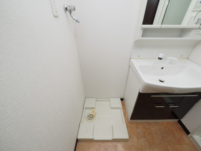 【設備】 | フレンシアノイエ難波南 | 洗濯機置き場です