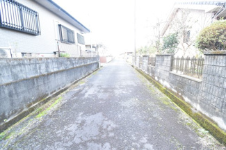 【前面道路含む現地写真】 | 鹿屋市横山町　中古戸建 | 西側