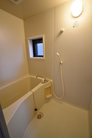 インポート久留米ルビーⅠの浴室|日々の暮らしに欠かせないお風呂です