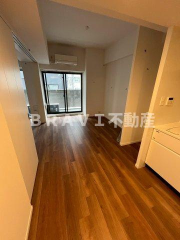 S-RESIDENCE松屋町asence　BRAVI不動産の居間・リビング|【S-RESIDENCE松屋町asence】こちらの居間で趣味の時間をお楽しみください