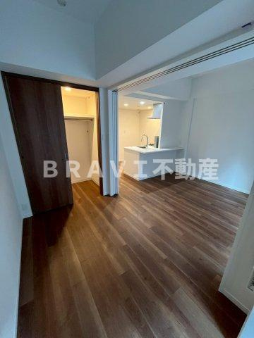 S-RESIDENCE松屋町asence　BRAVI不動産の洋室|【S-RESIDENCE松屋町asence】落ち着いた色調の洋室です