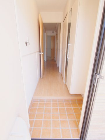 若葉　F棟の玄関