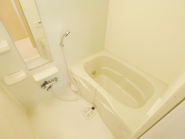 若葉　F棟の浴室