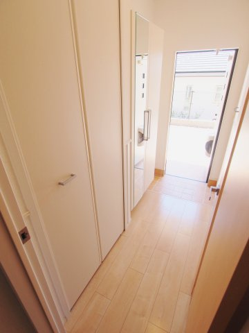 若葉　F棟の玄関